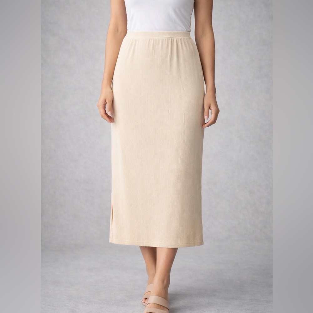 Real Essentials Women’s size M Ribbed Midi Skirt Cream Stretch Pencil(A225)✨✨